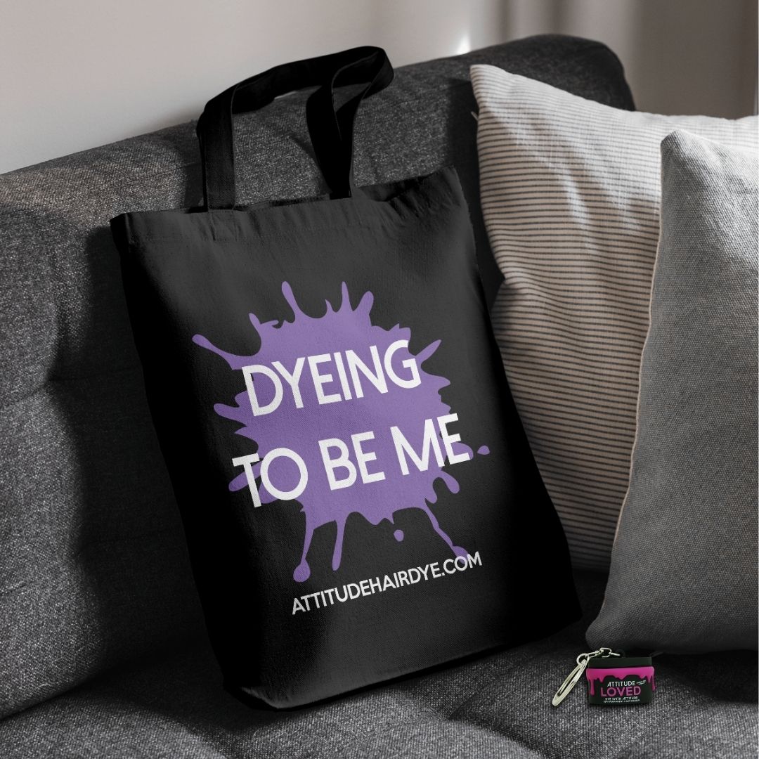 Attitude Hair Dye - "Dying to be me" met Sleutelhanger Tote bag - Zwart/Paars